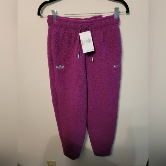 Fuzzy Nike Sweatpants‎ - Picture 1 of 4